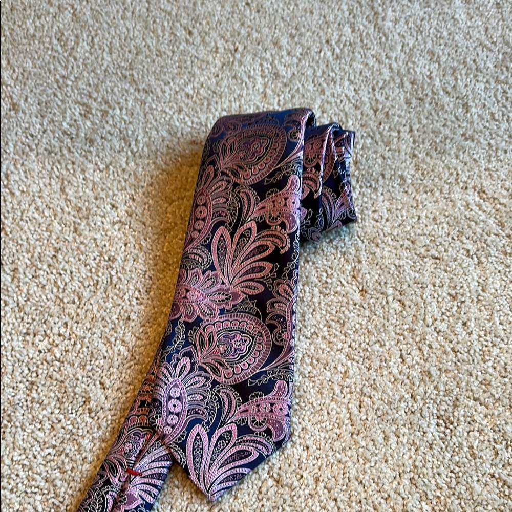 Elegant Paisley Silk Tie - Pink and Blue